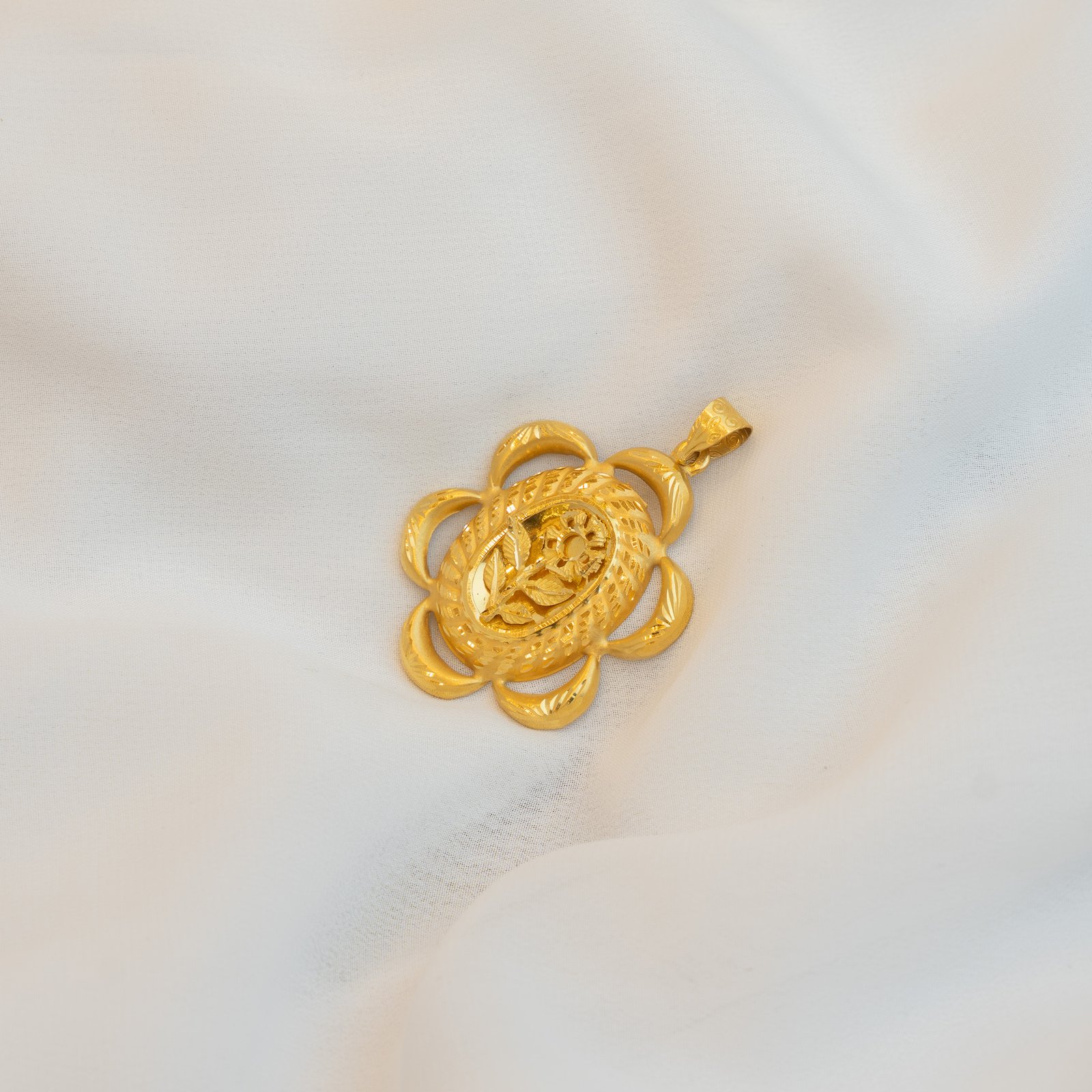 تعليقة محلي ١٠،٤٤ غرام