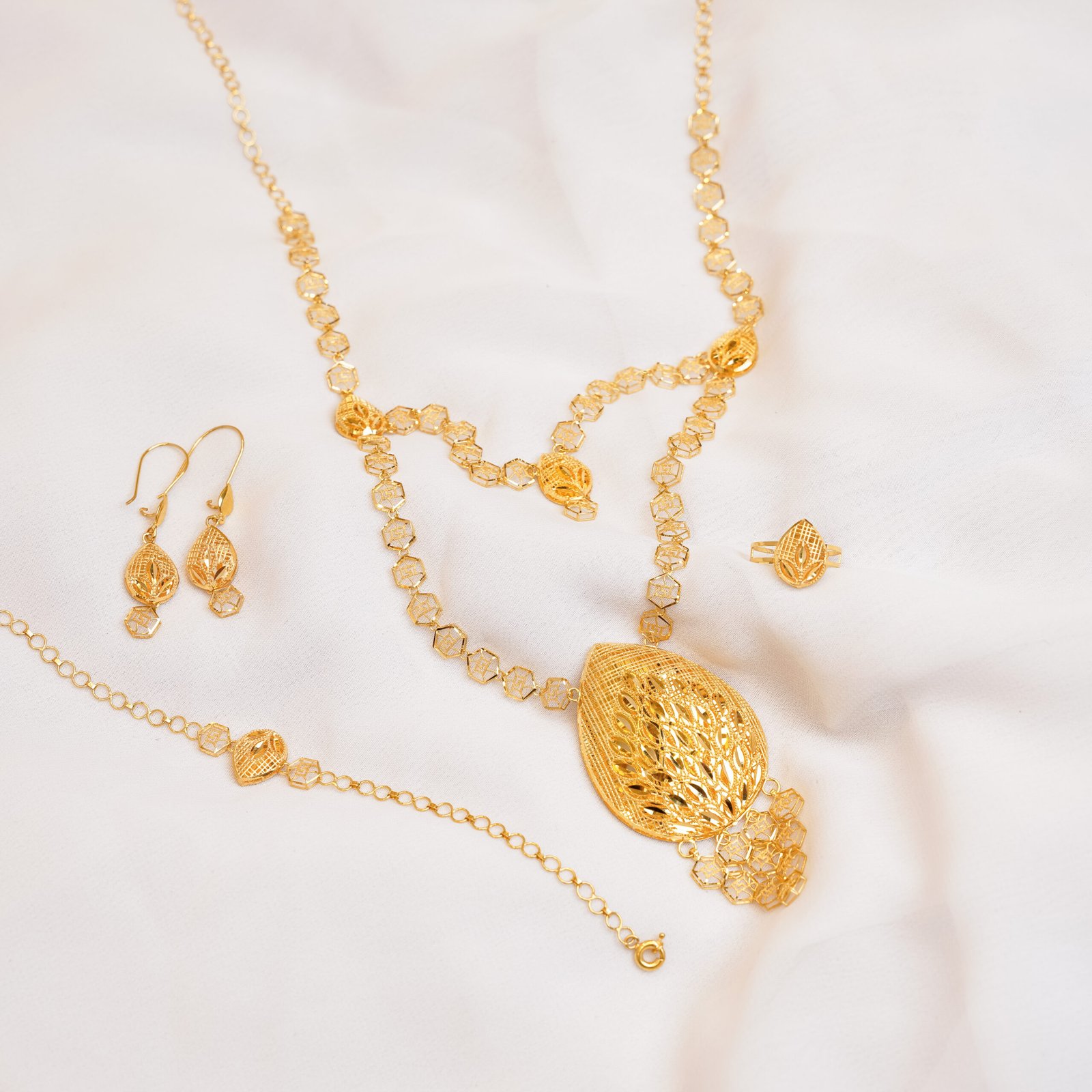 طقم كويتي 3990 غرام